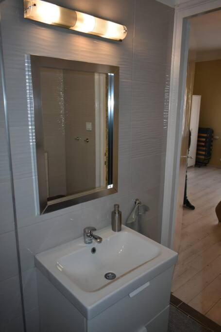 Kenyelmes Lakas Jo Helyen Apartment Budapest Bagian luar foto