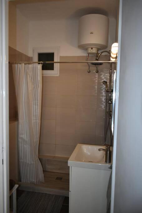 Kenyelmes Lakas Jo Helyen Apartment Budapest Bagian luar foto